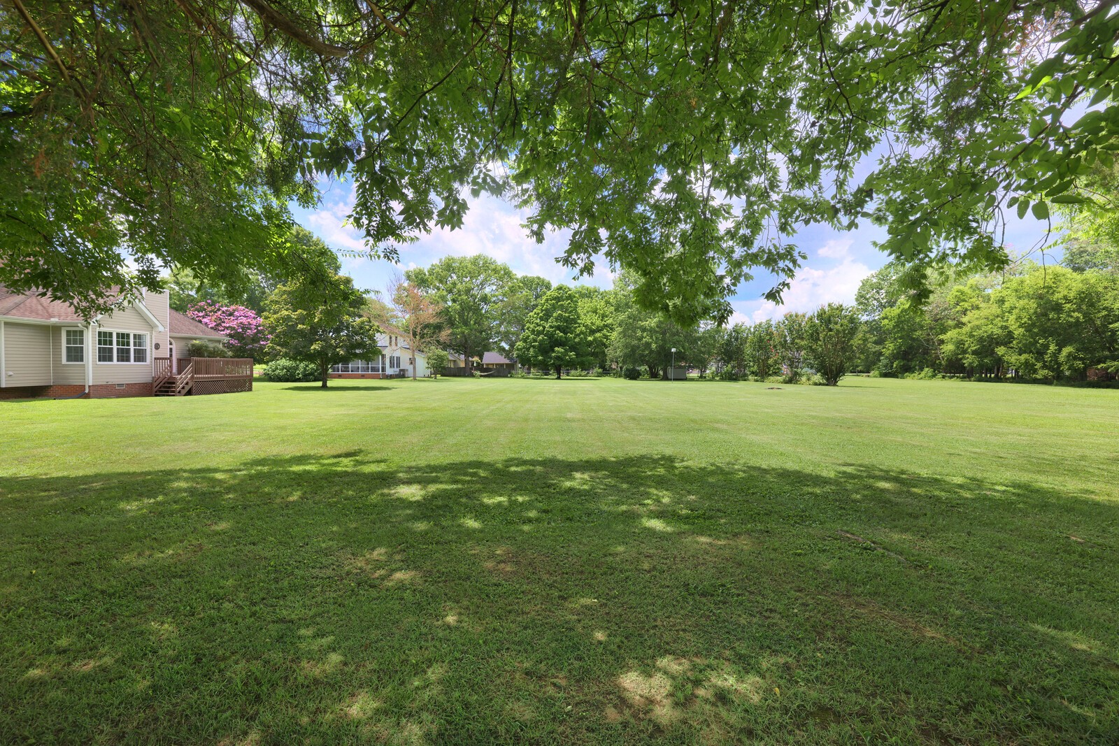 1049 Everett Dr