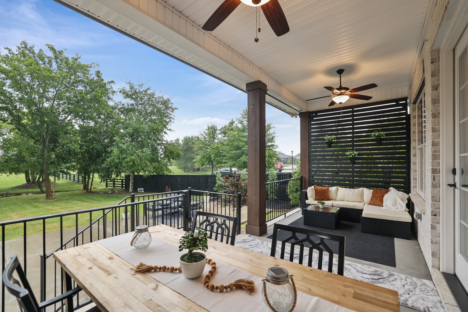 1736 Saundersville Rd