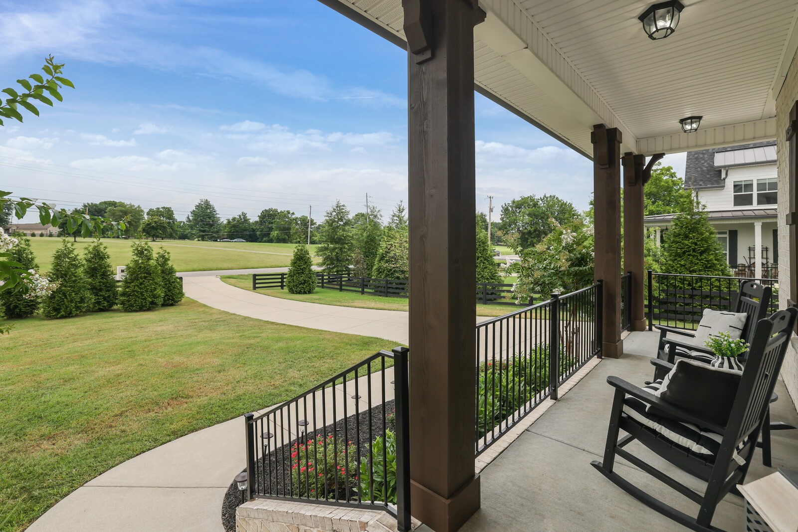 1736 Saundersville Rd