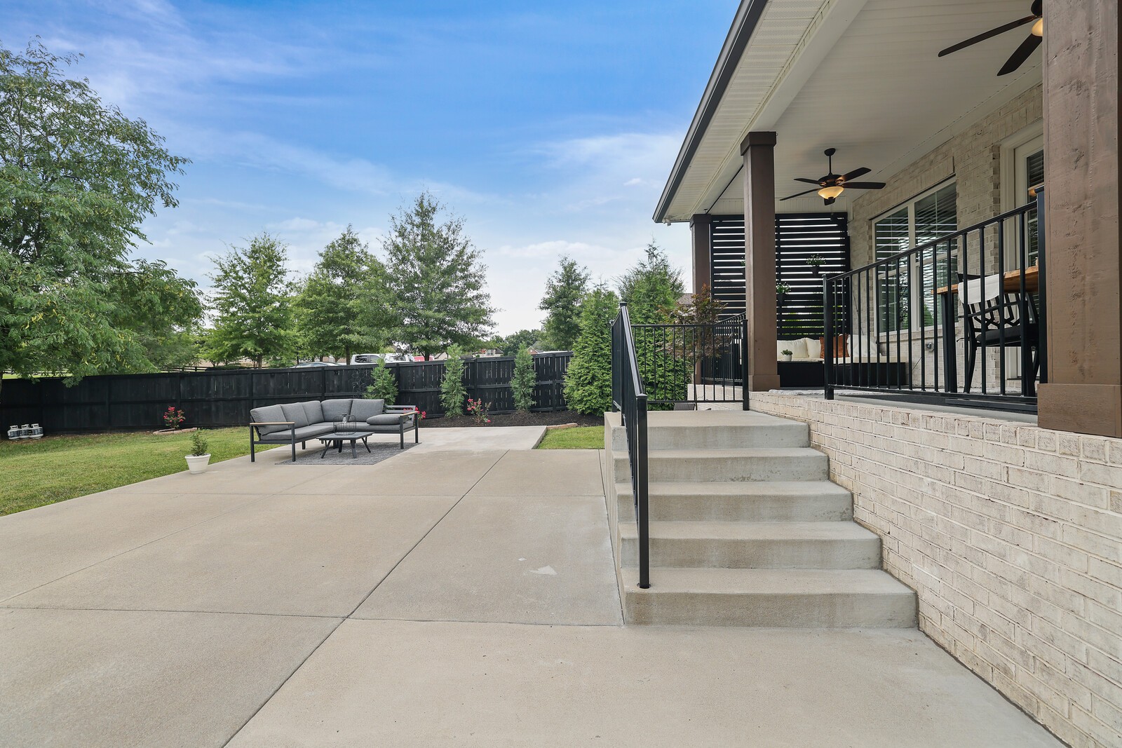 1736 Saundersville Rd