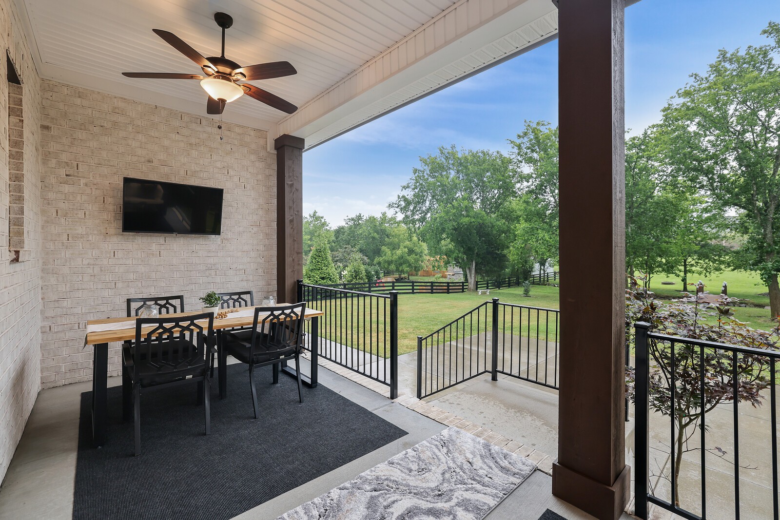 1736 Saundersville Rd