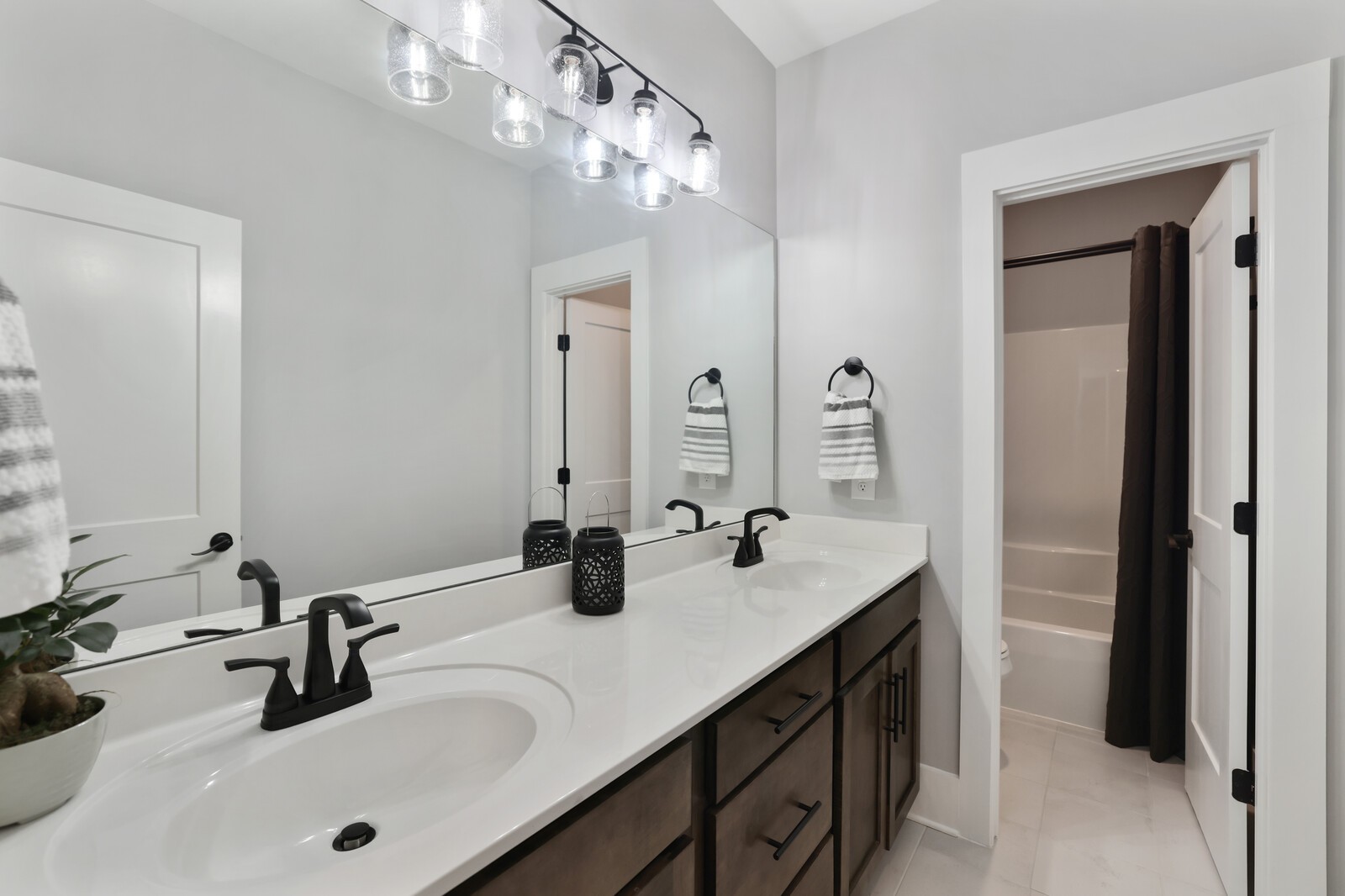 1736 Saundersville Rd