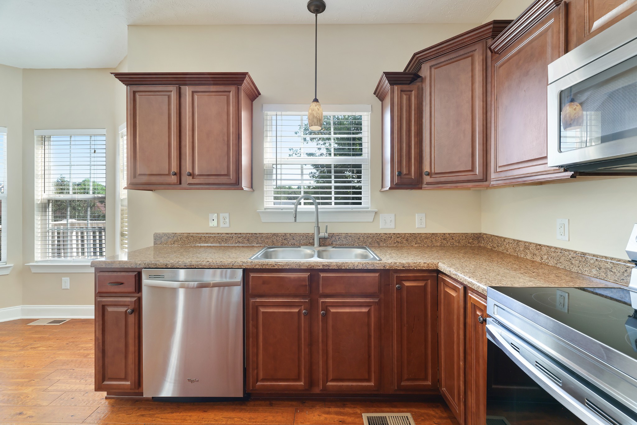 5641 Deer Valley Trl