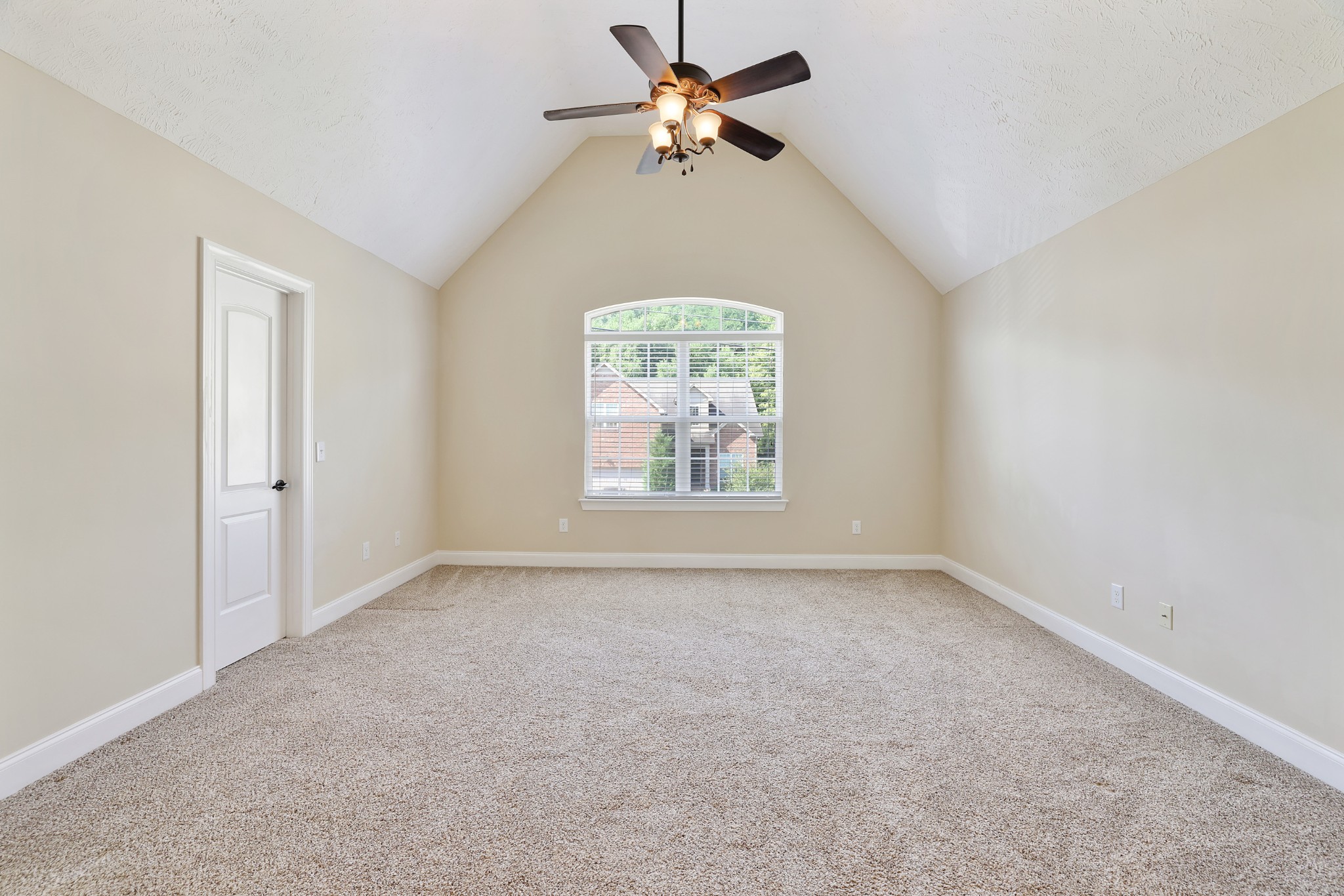 5641 Deer Valley Trl