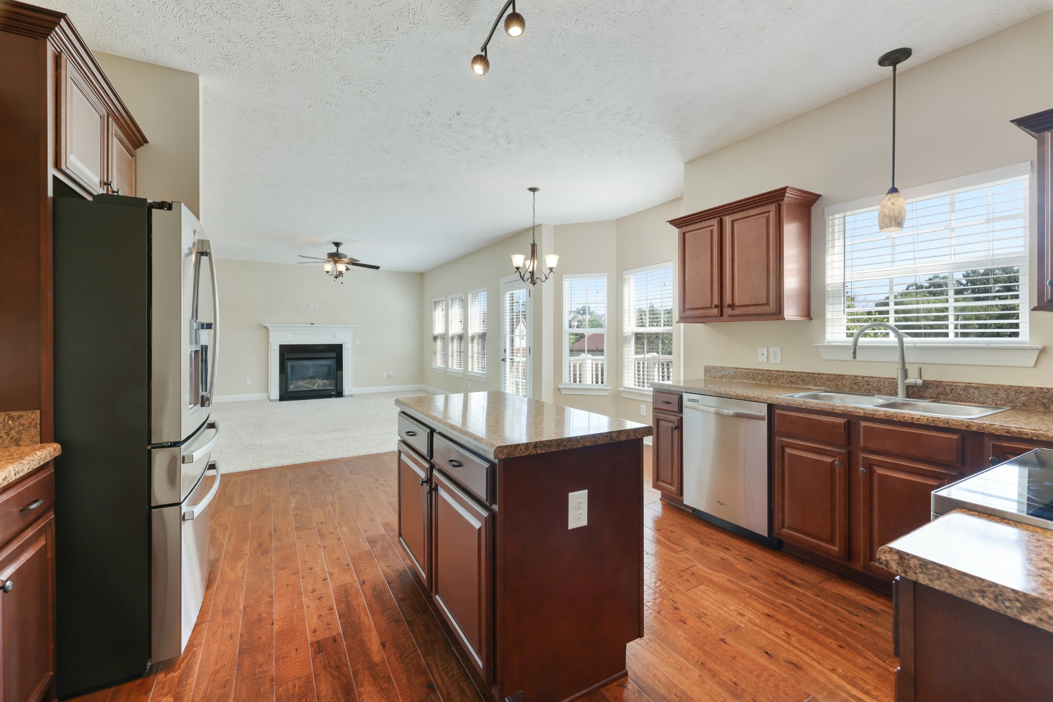 5641 Deer Valley Trl