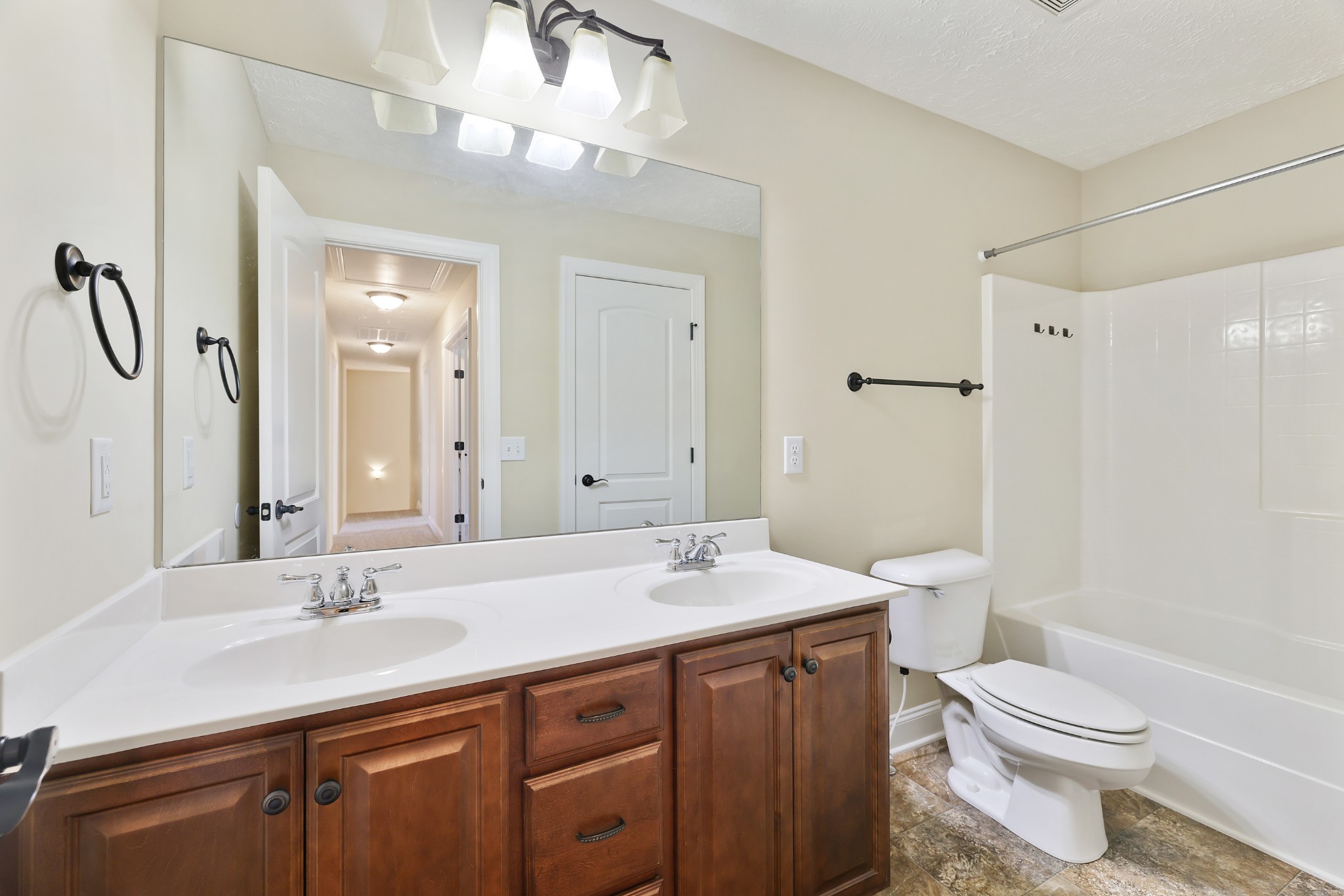 5641 Deer Valley Trl