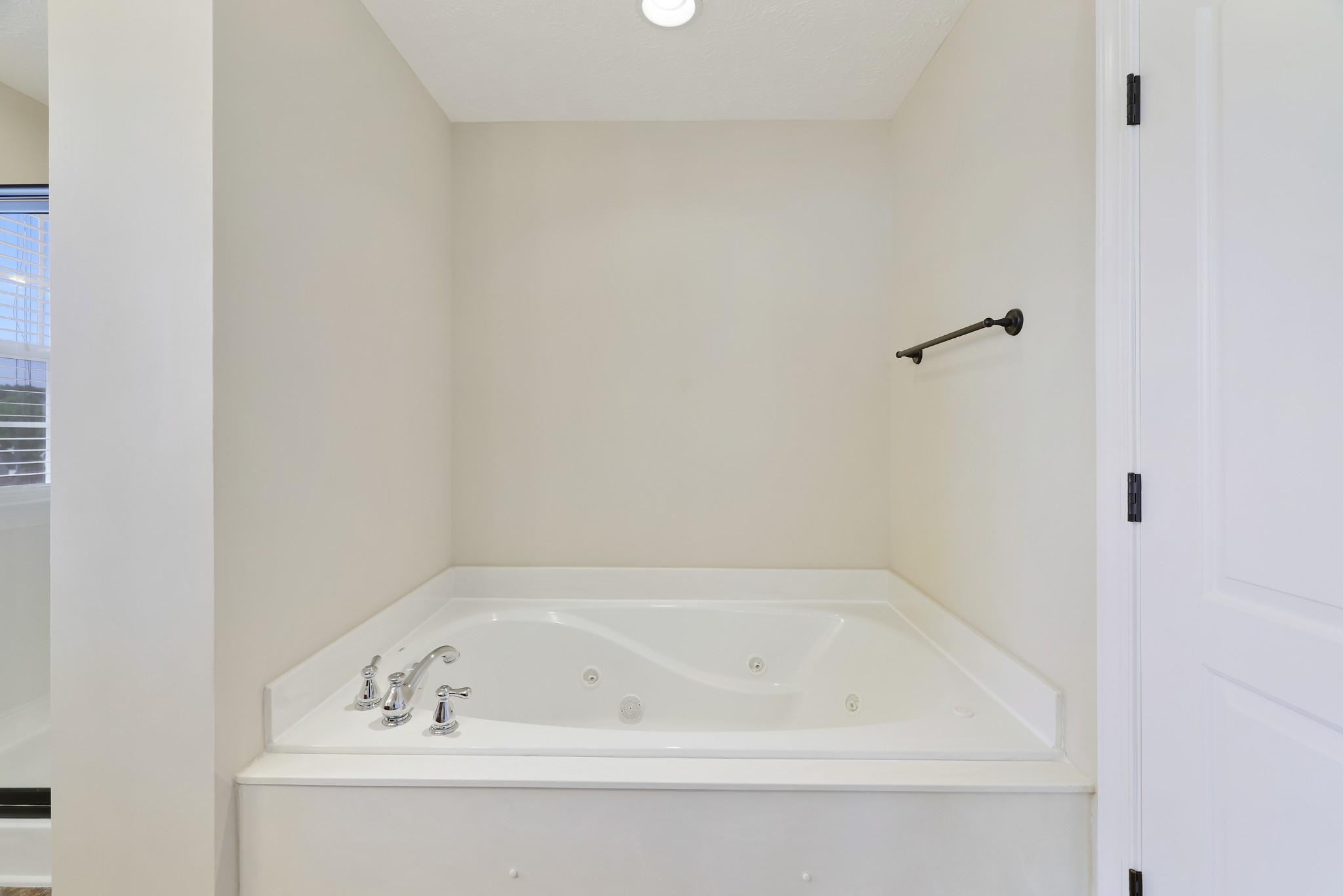 5641 Deer Valley Trl