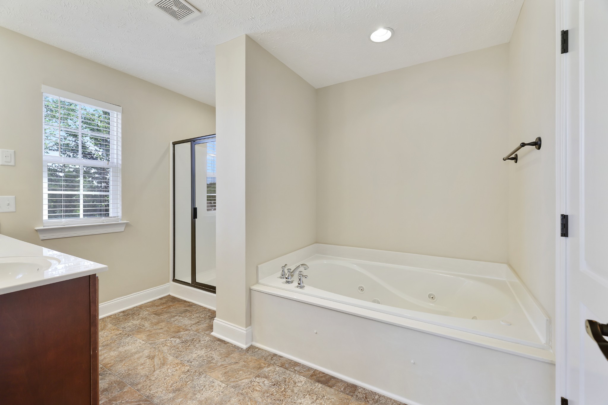 5641 Deer Valley Trl