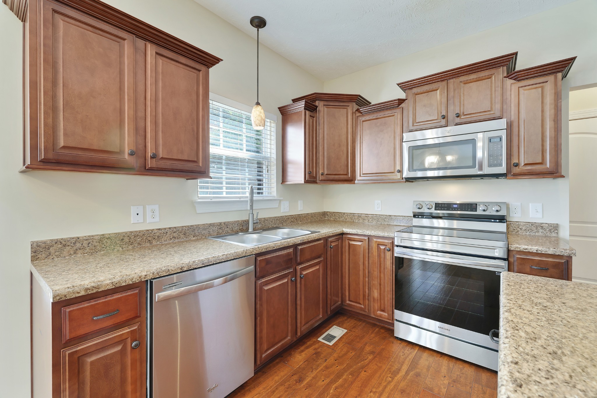 5641 Deer Valley Trl