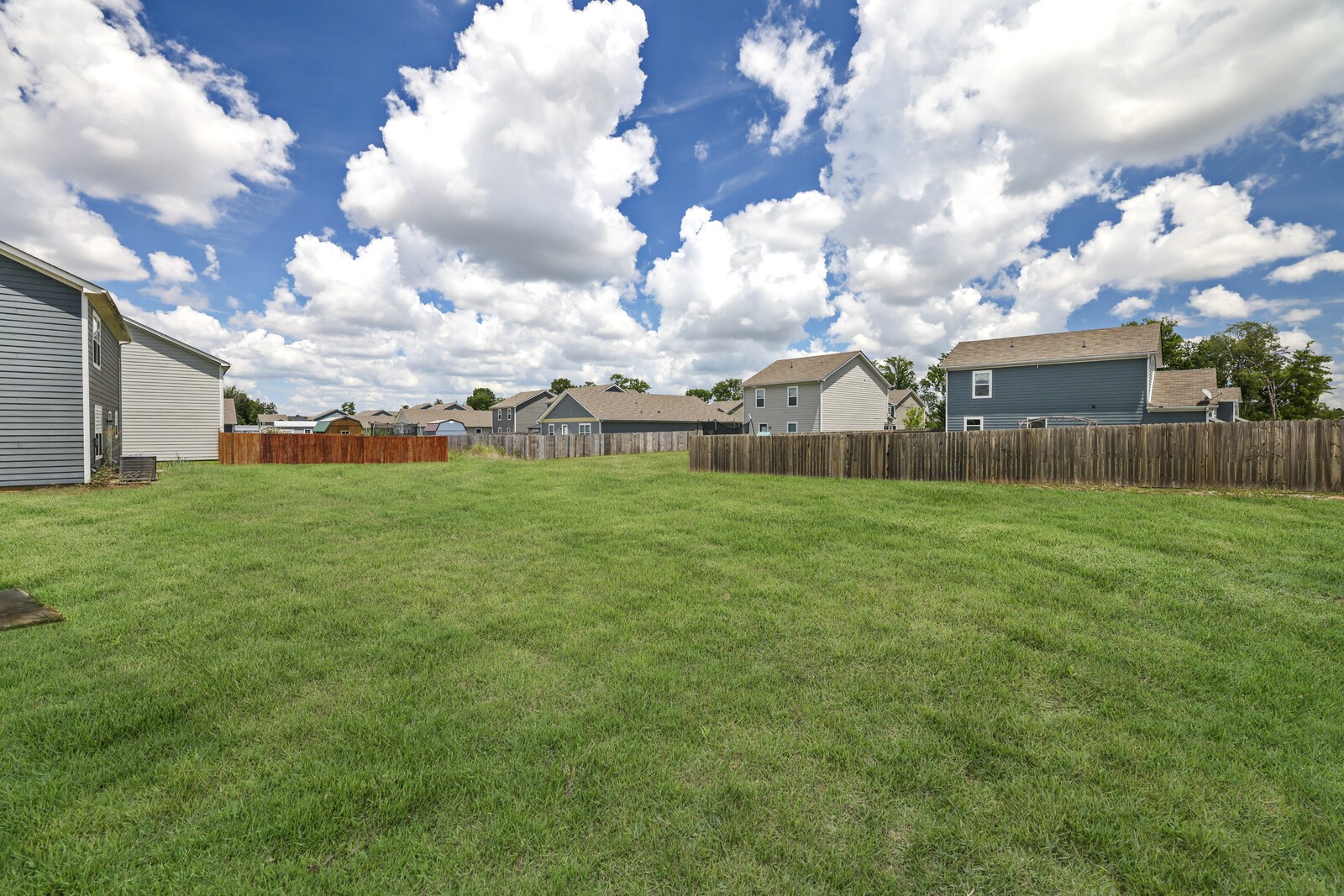 3747 Spahn Ln