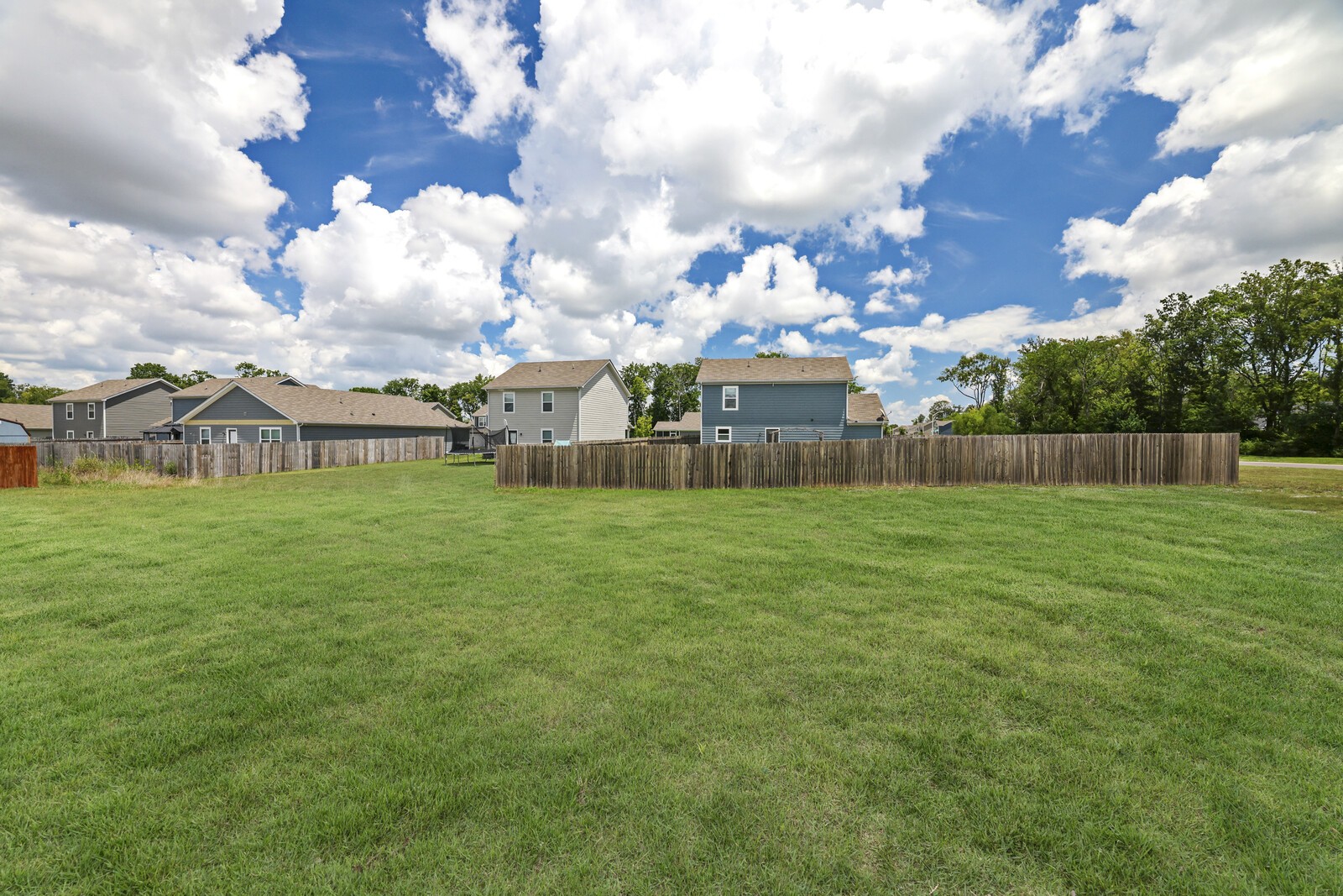 3747 Spahn Ln