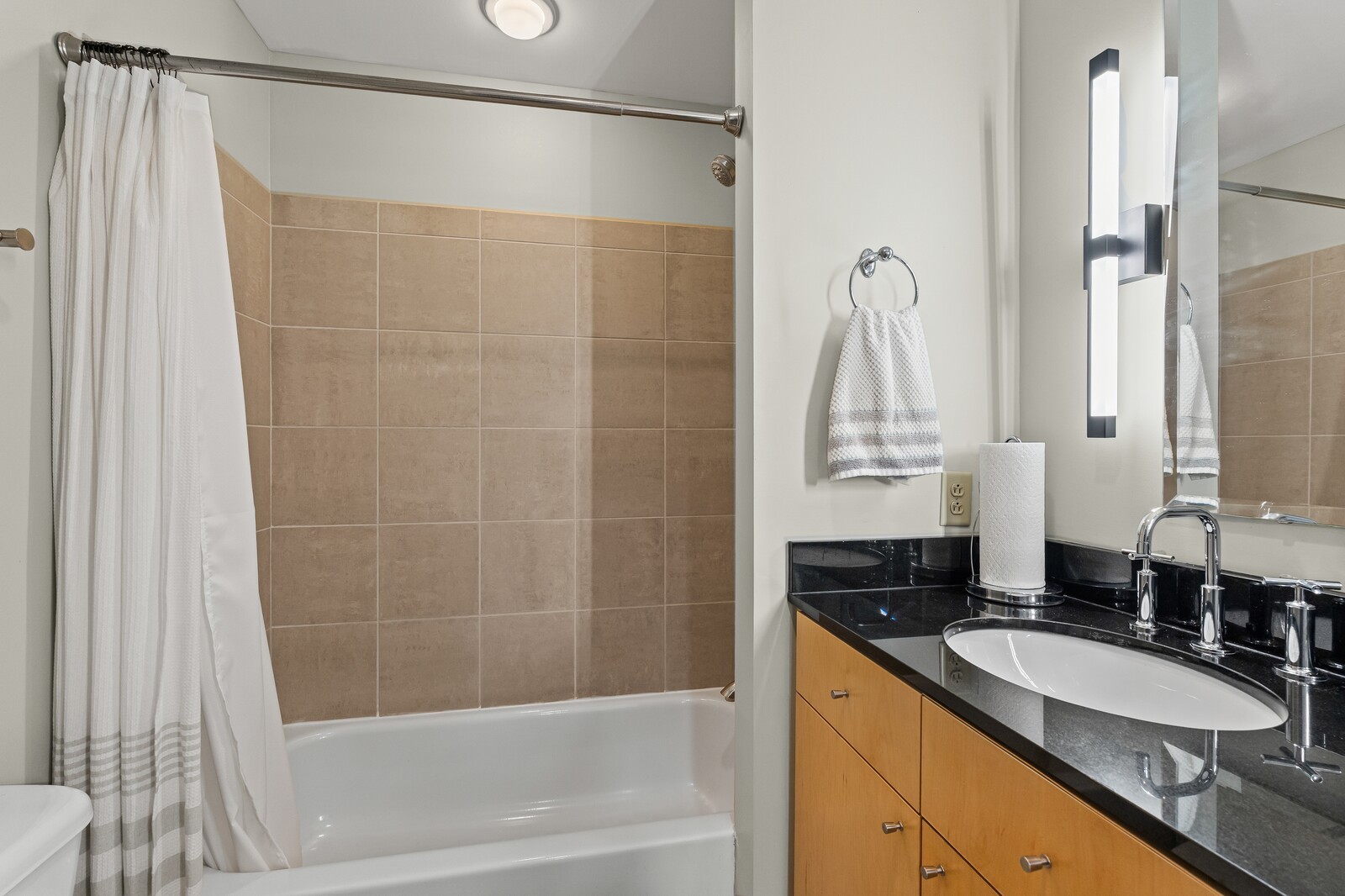 807 18th Ave, S Unit: 301