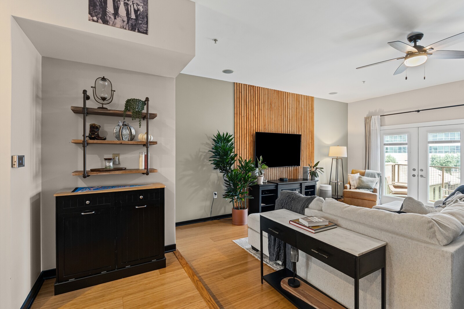 807 18th Ave, S Unit: 301