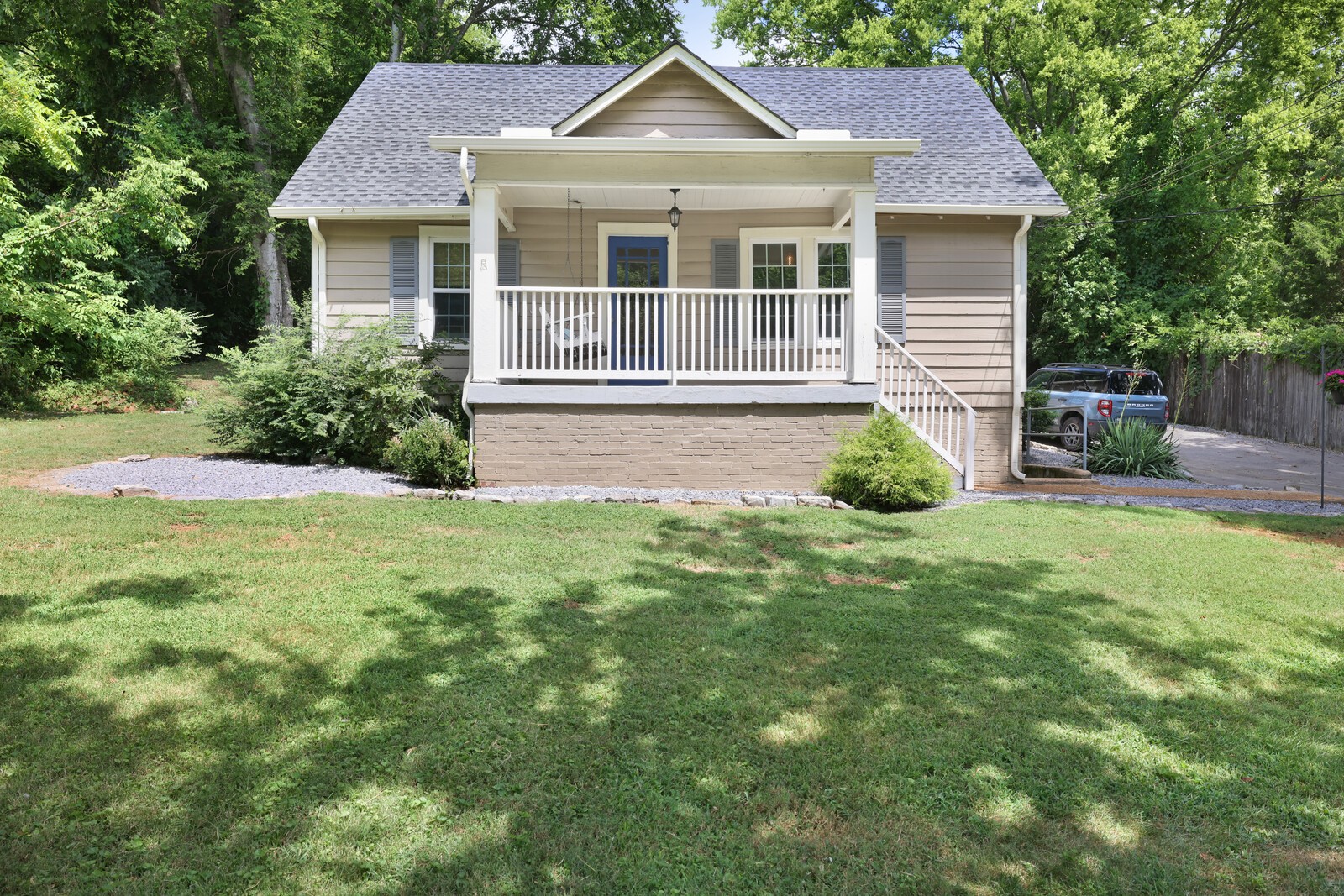 407 Moncrief Ave