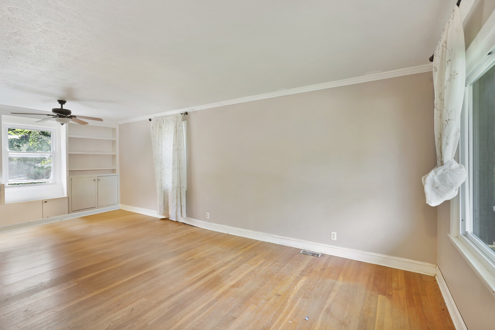 3107 Laurel Forest Dr