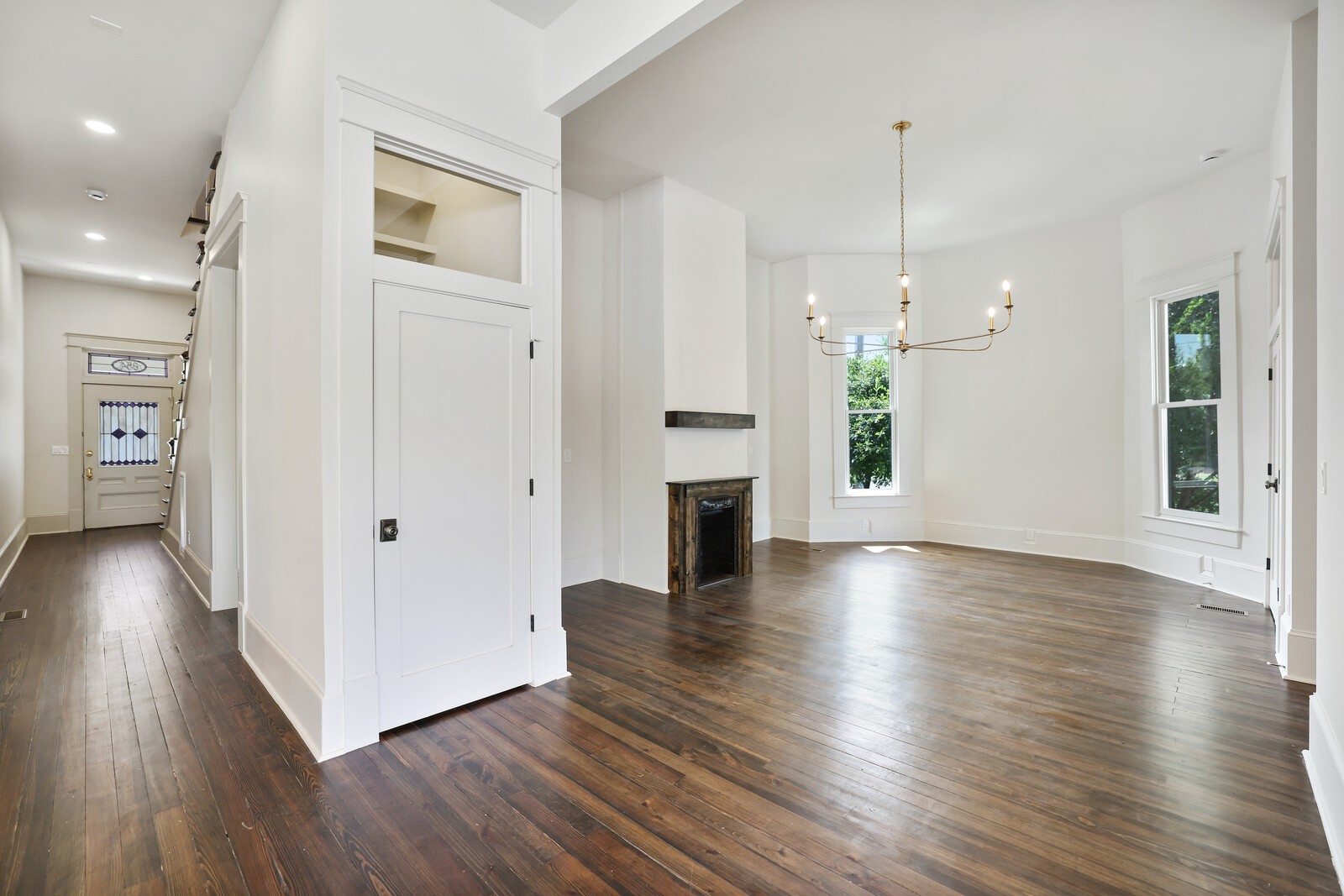 854 Bradford Ave