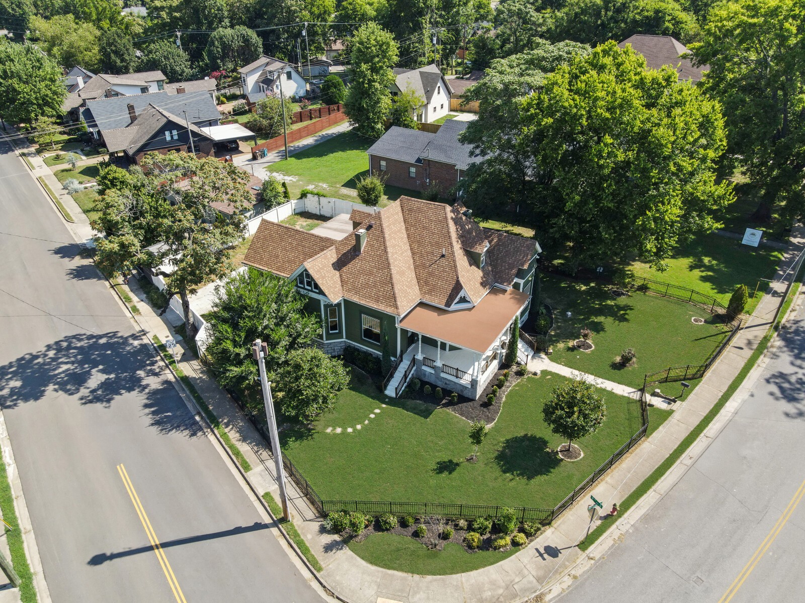 854 Bradford Ave