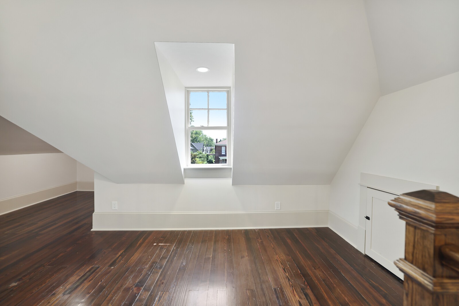 854 Bradford Ave