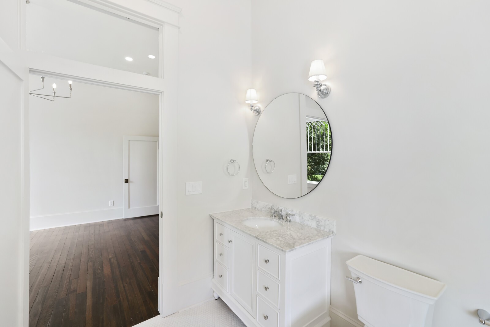854 Bradford Ave