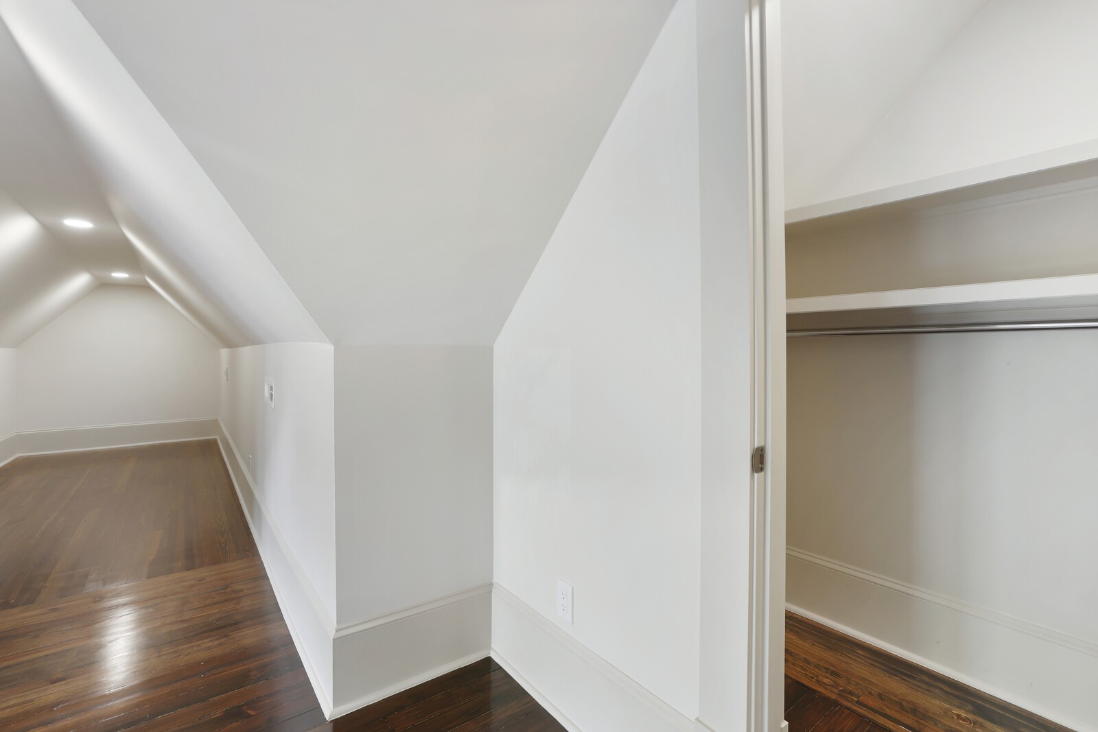 854 Bradford Ave