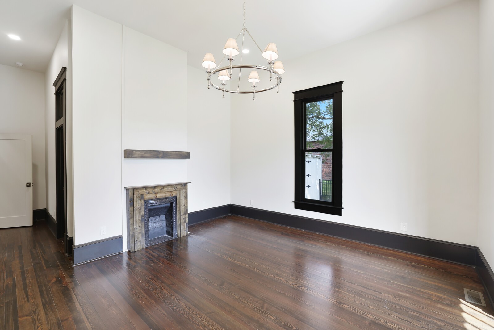 854 Bradford Ave