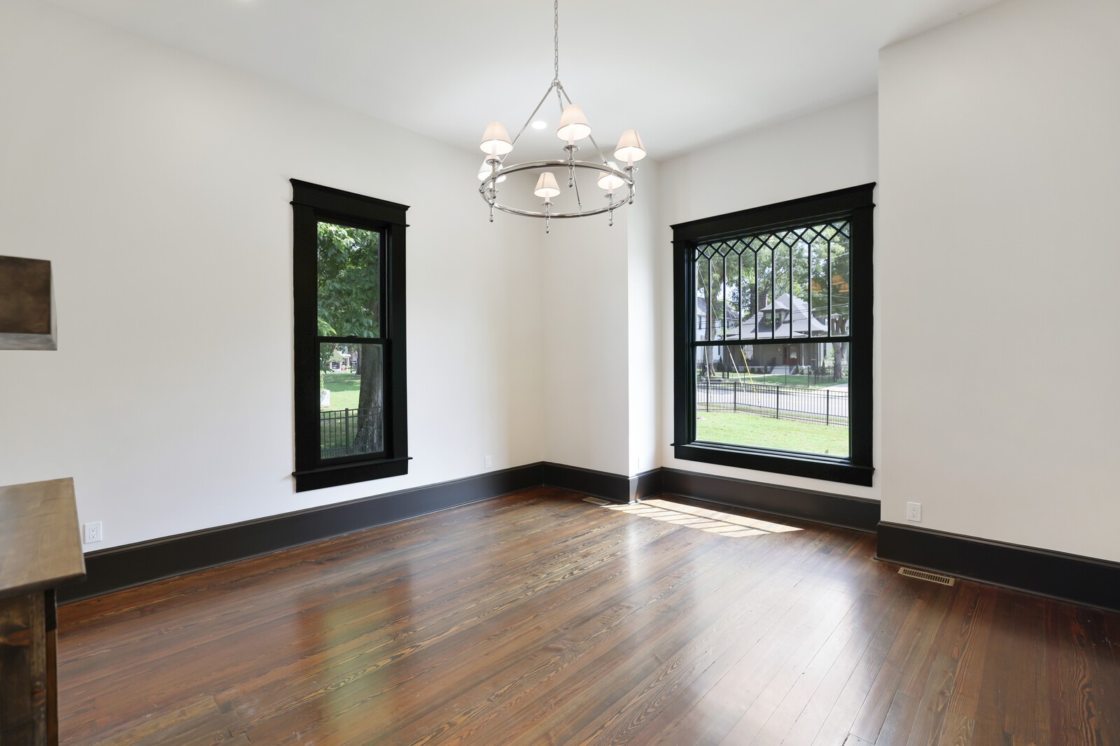 854 Bradford Ave