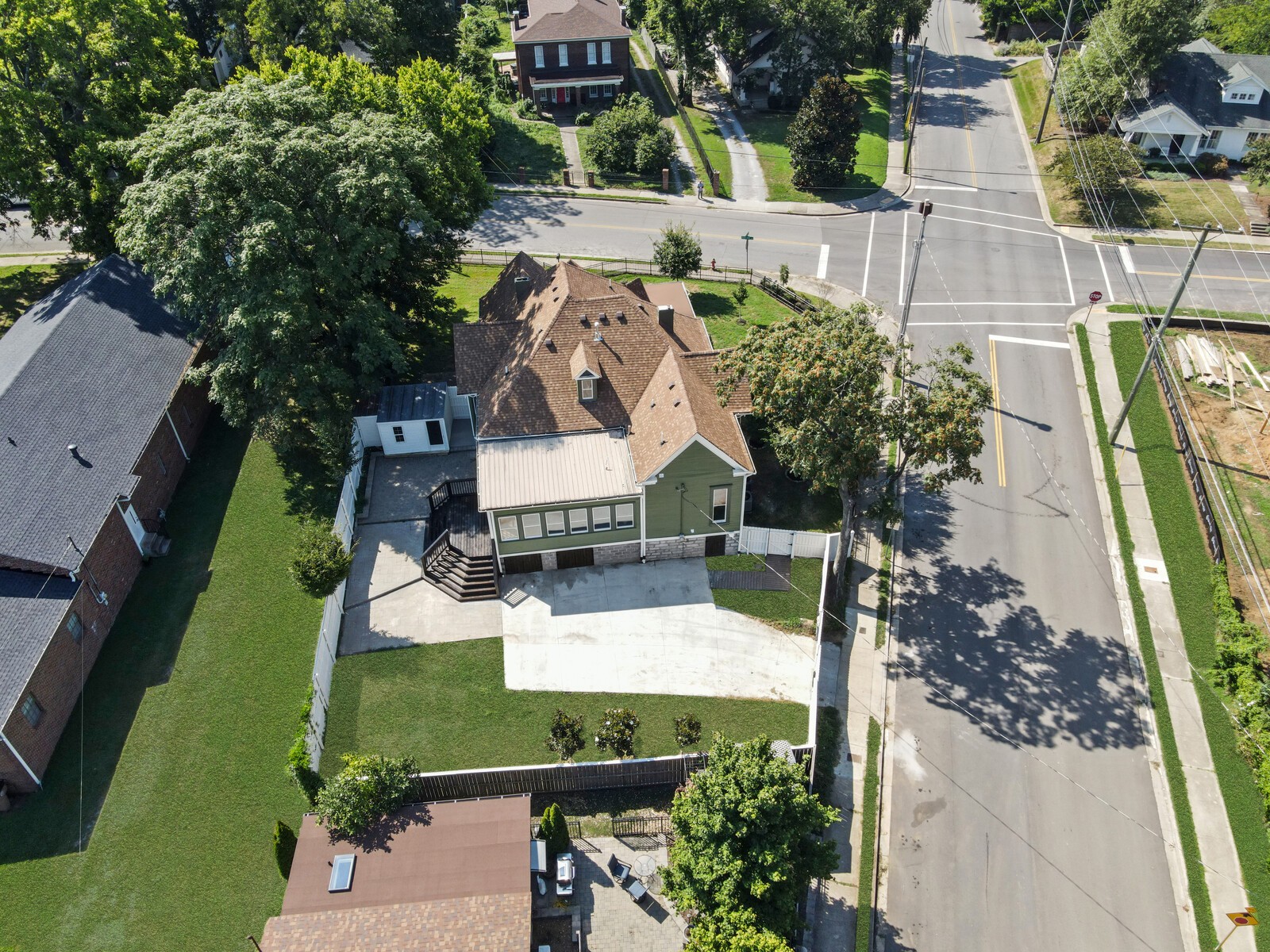 854 Bradford Ave