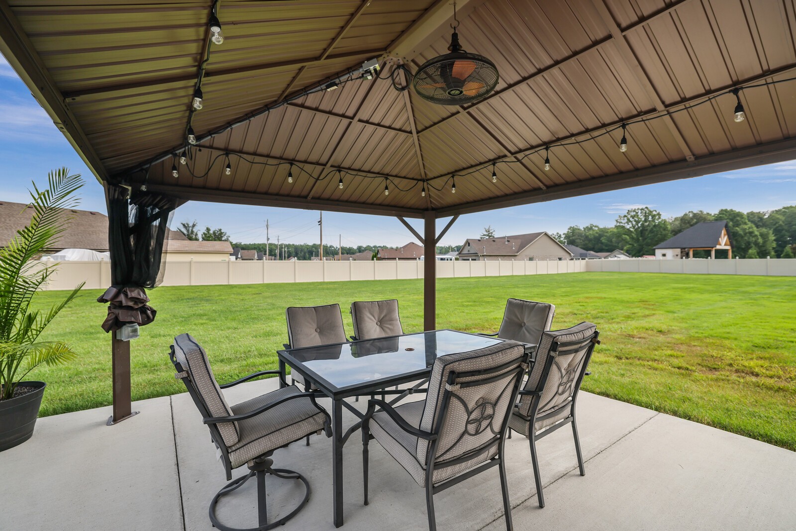 422 Heritage Cir