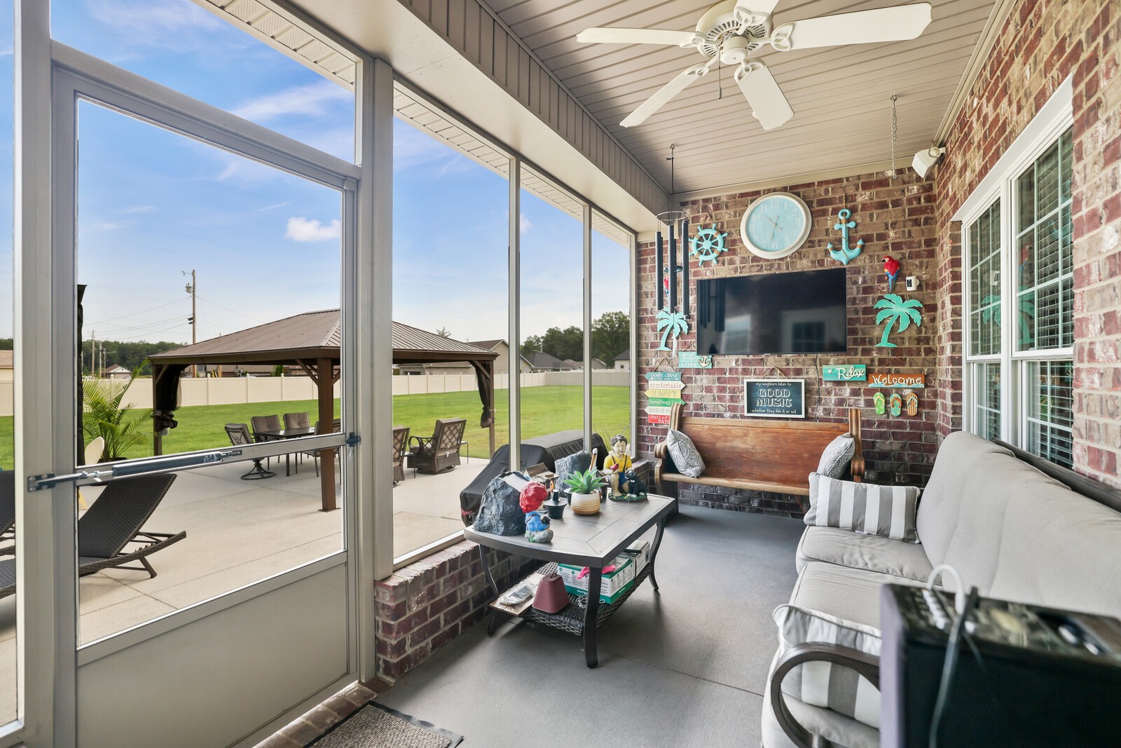 422 Heritage Cir