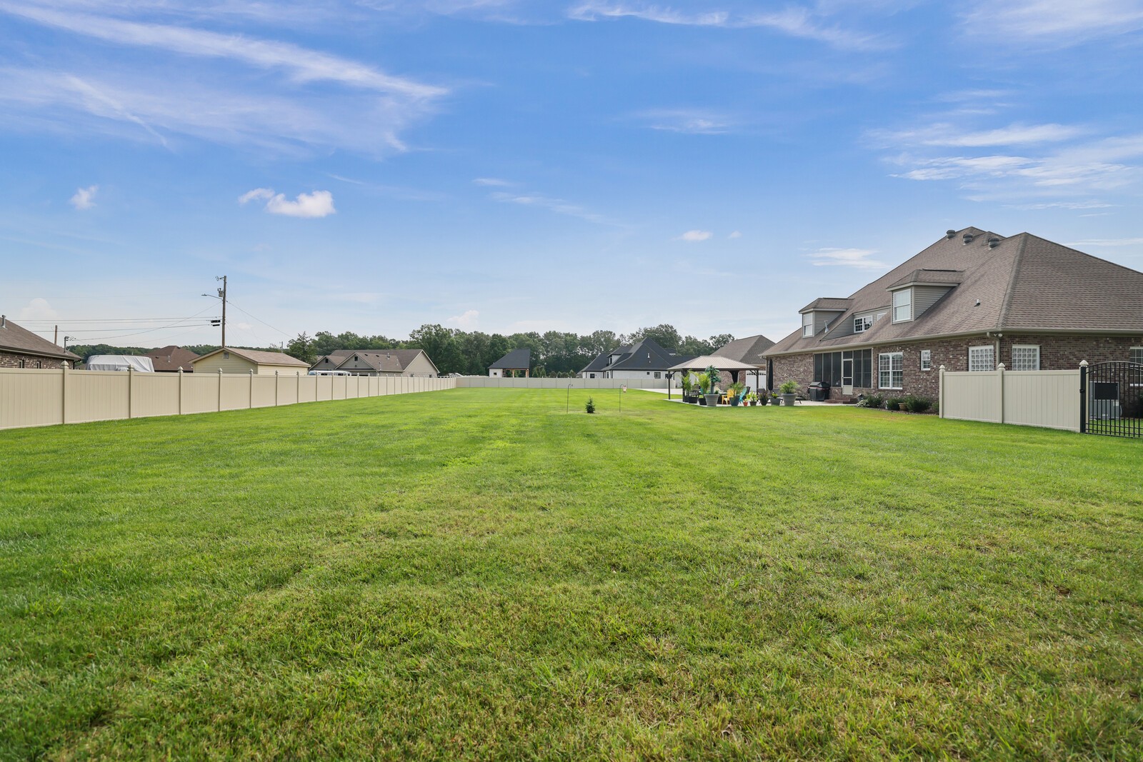 422 Heritage Cir