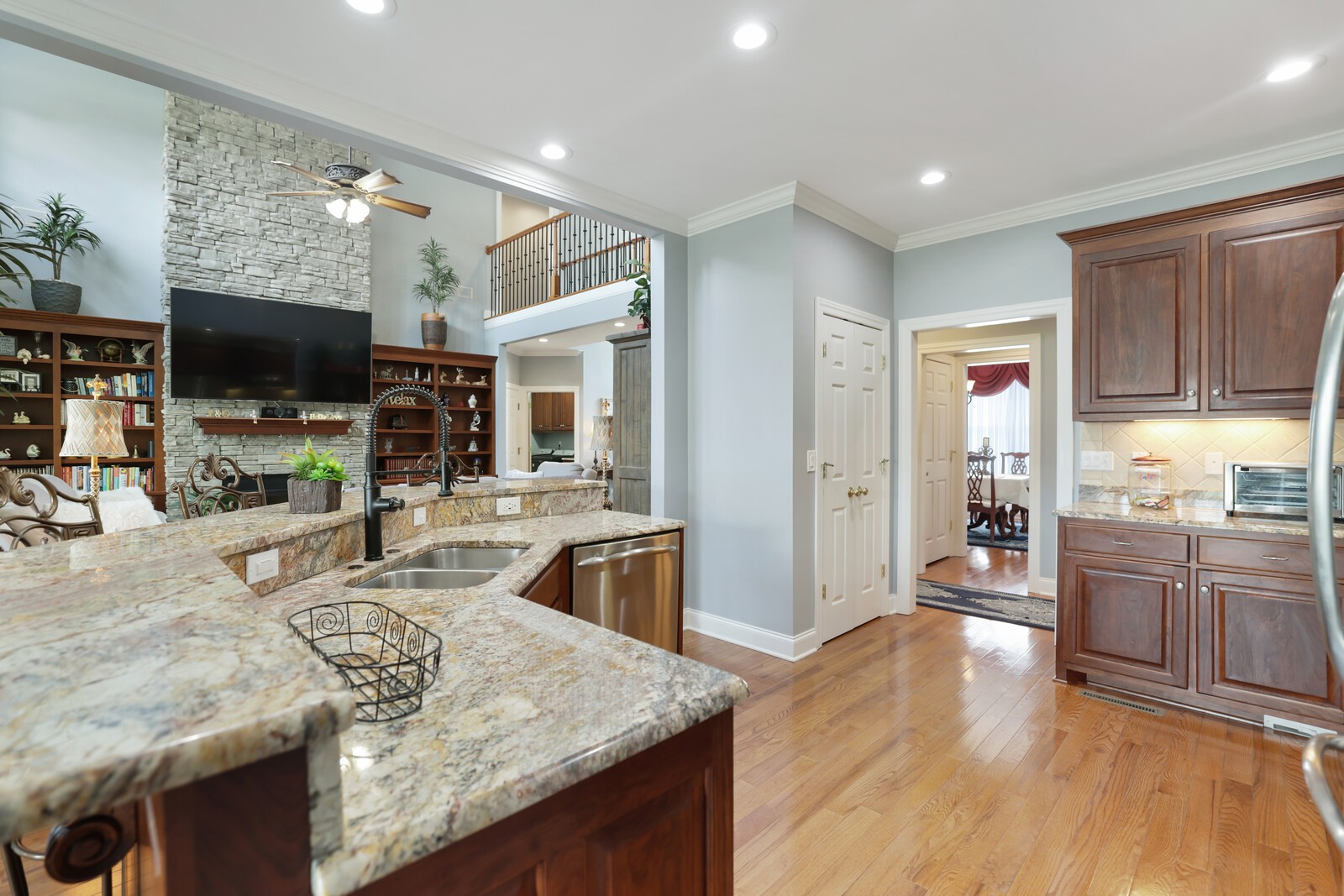 422 Heritage Cir