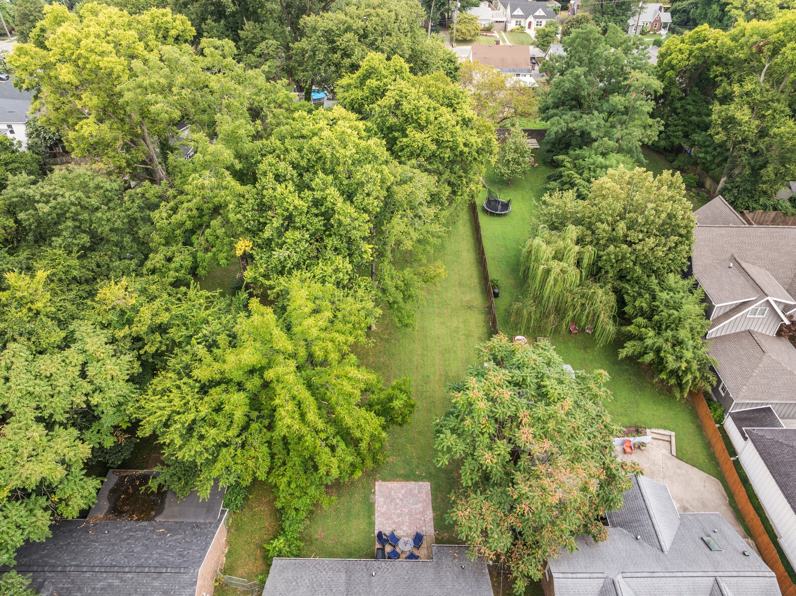 2412 Vaulx Ln