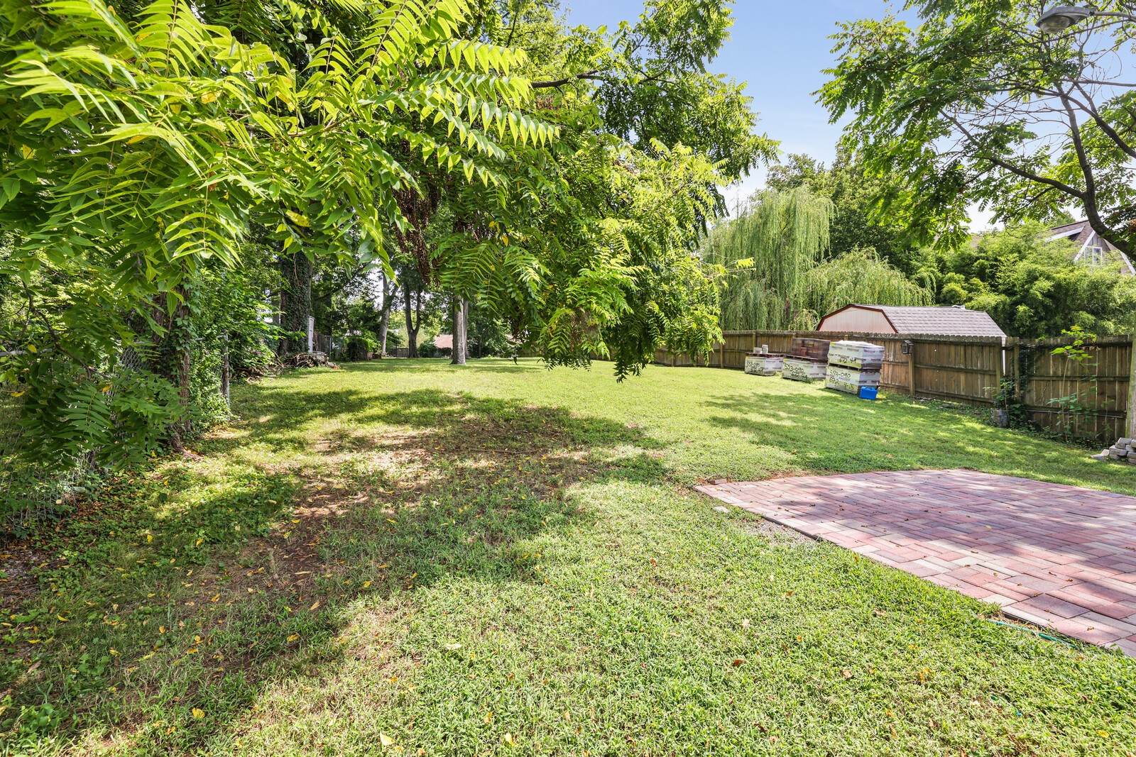 2412 Vaulx Ln