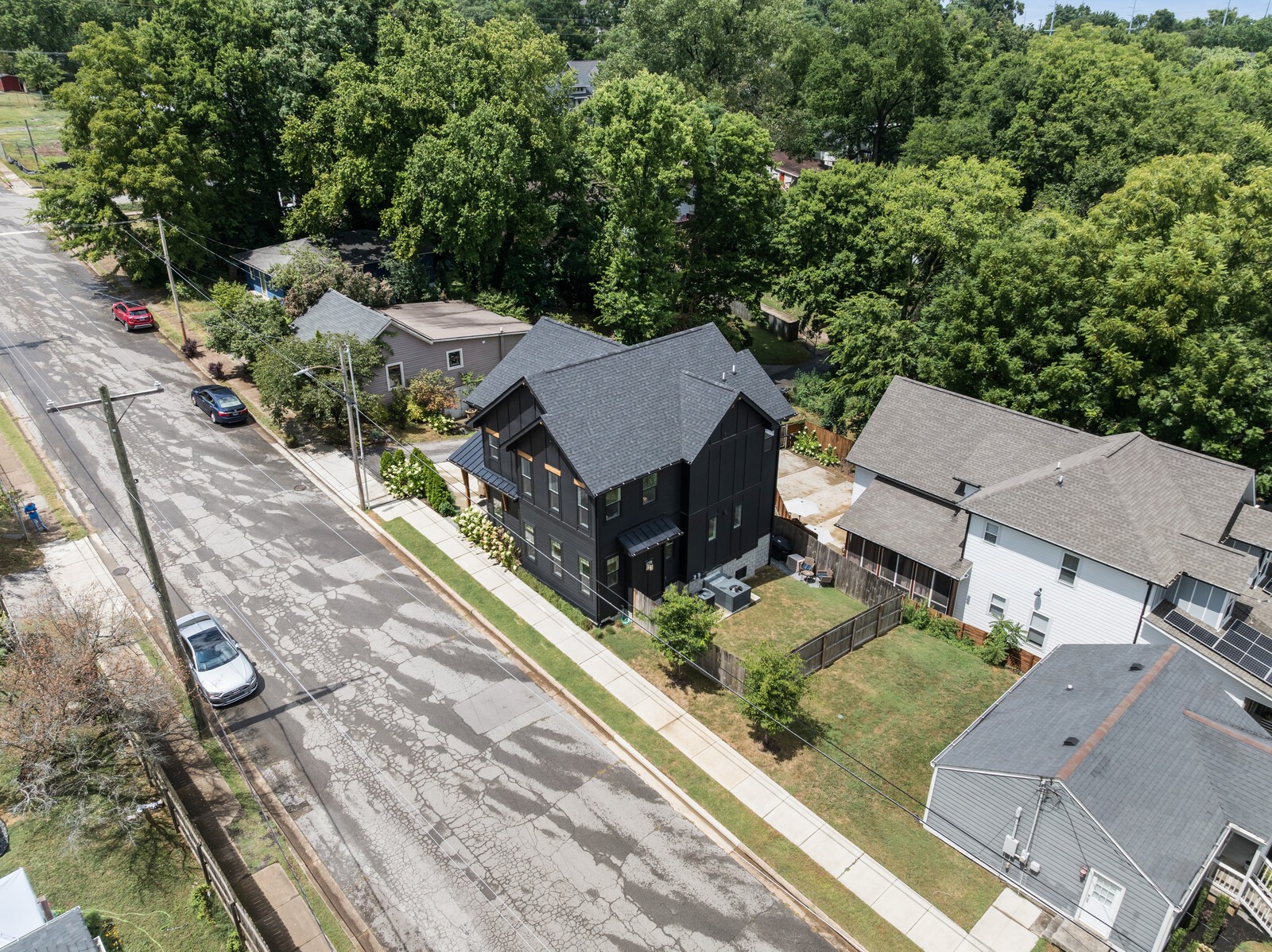 1211 Sevier St