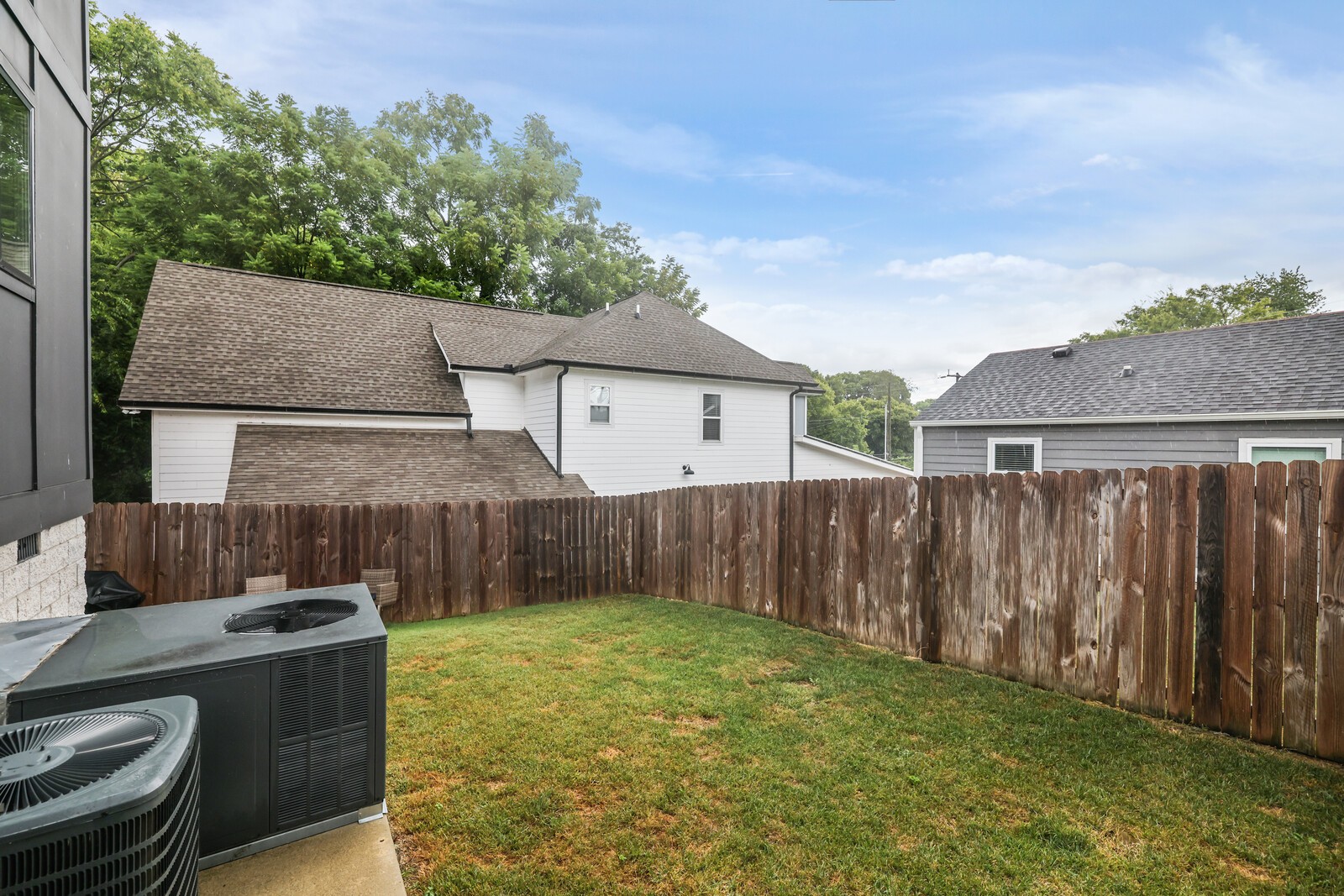 1211 Sevier St