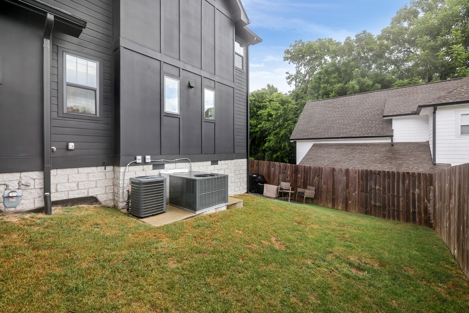 1211 Sevier St