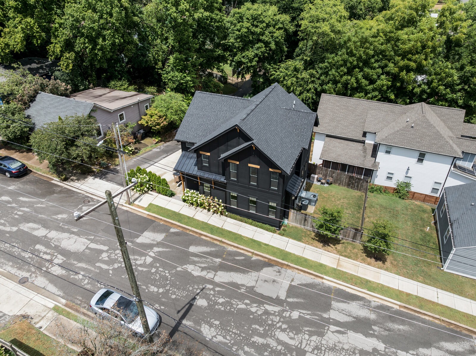 1211 Sevier St