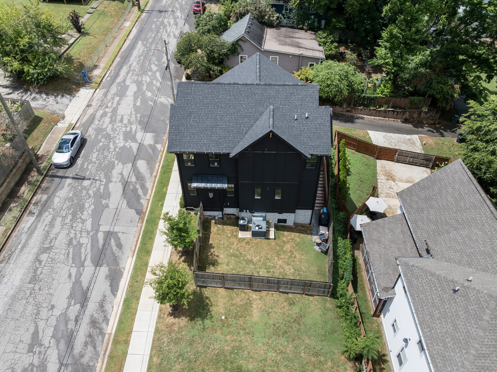 1211 Sevier St