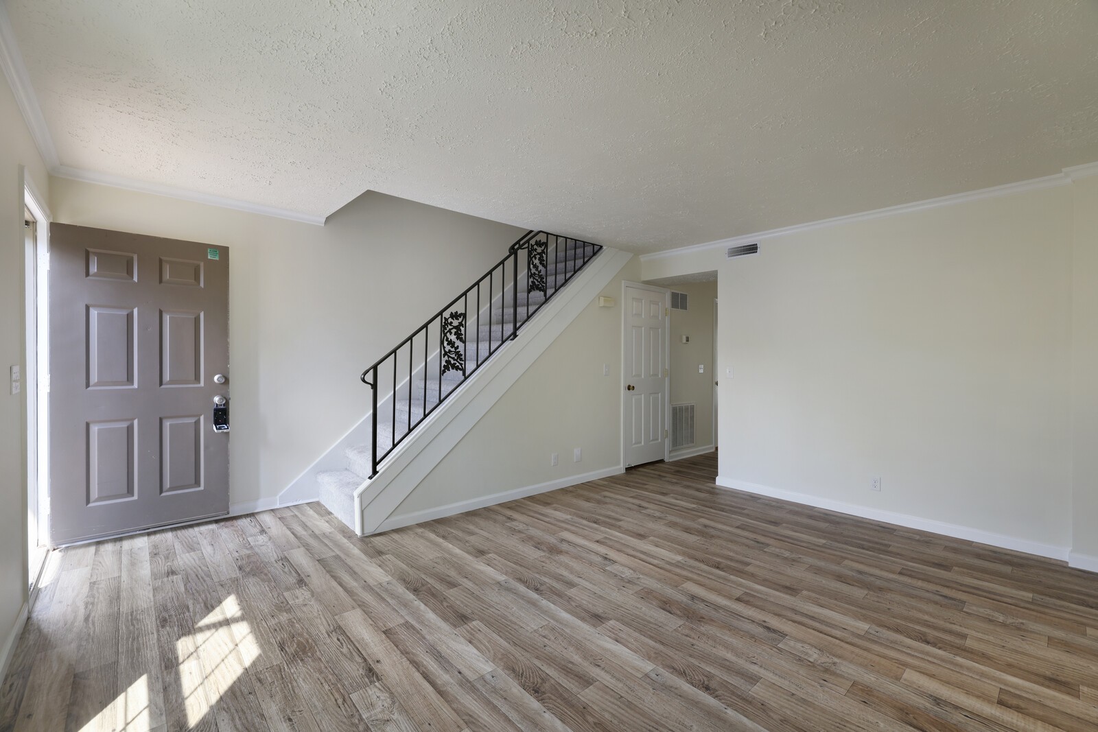 102 Northcrest Ct