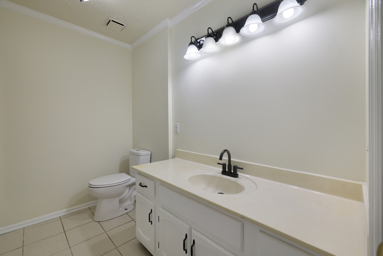 102 Northcrest Ct