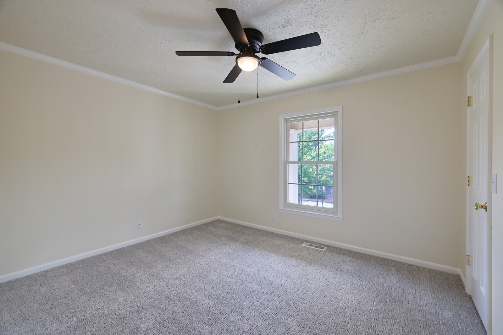 102 Northcrest Ct