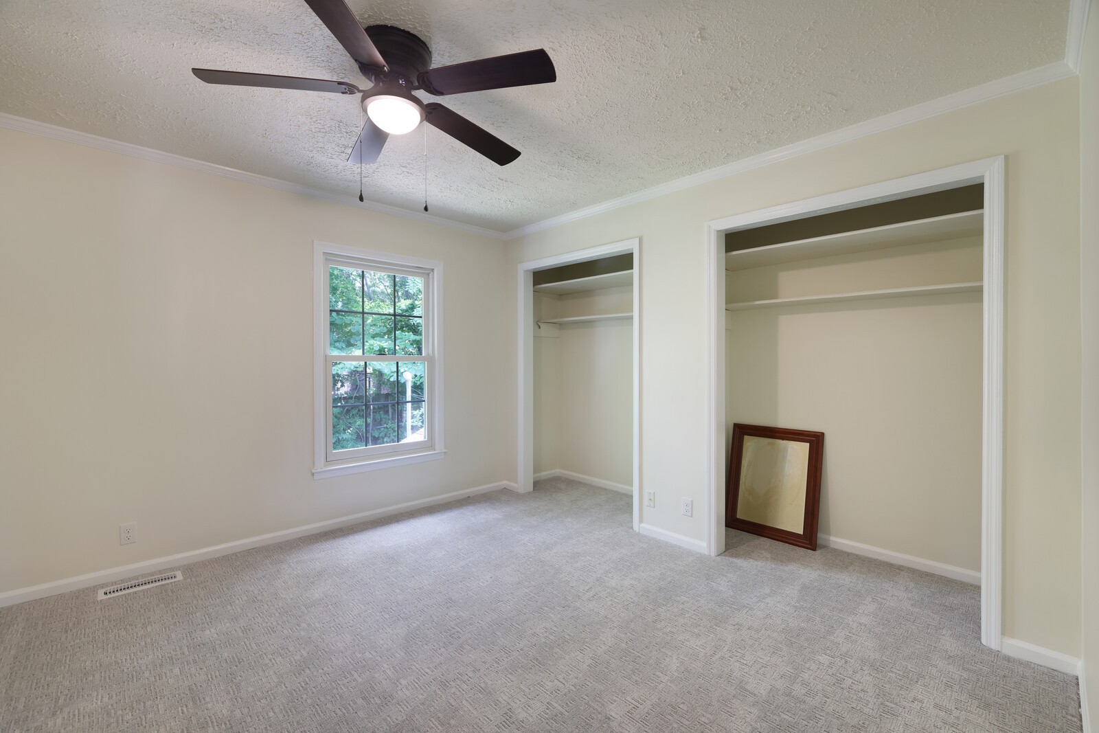 102 Northcrest Ct
