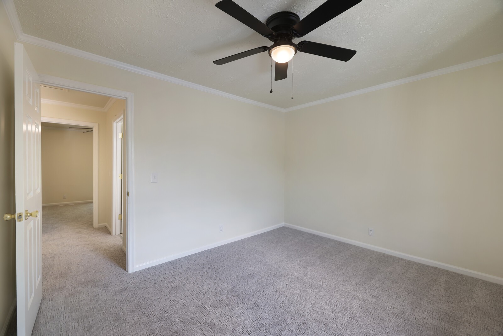 102 Northcrest Ct