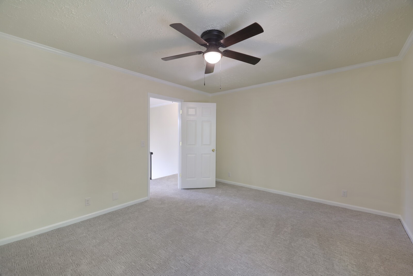 102 Northcrest Ct