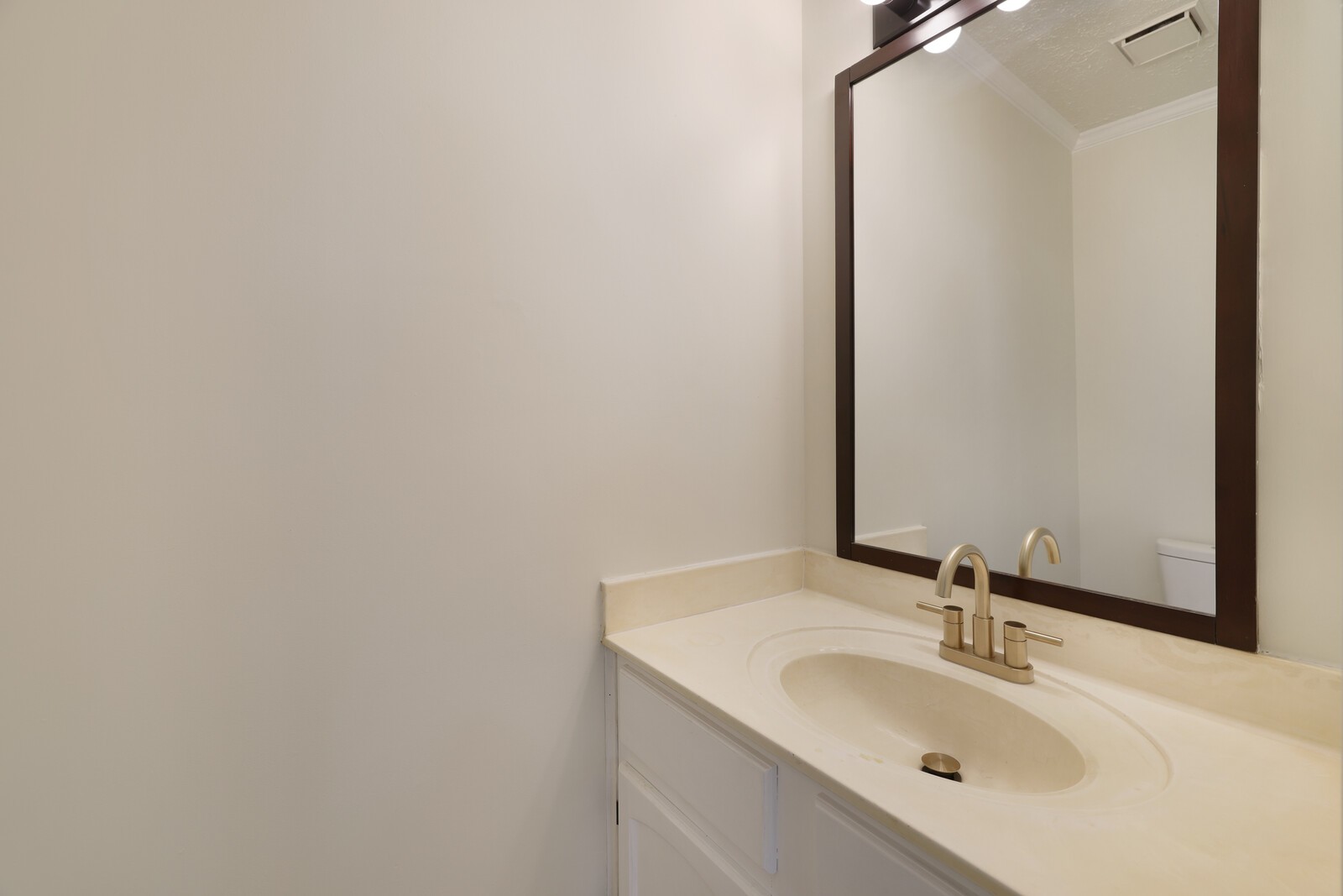 102 Northcrest Ct