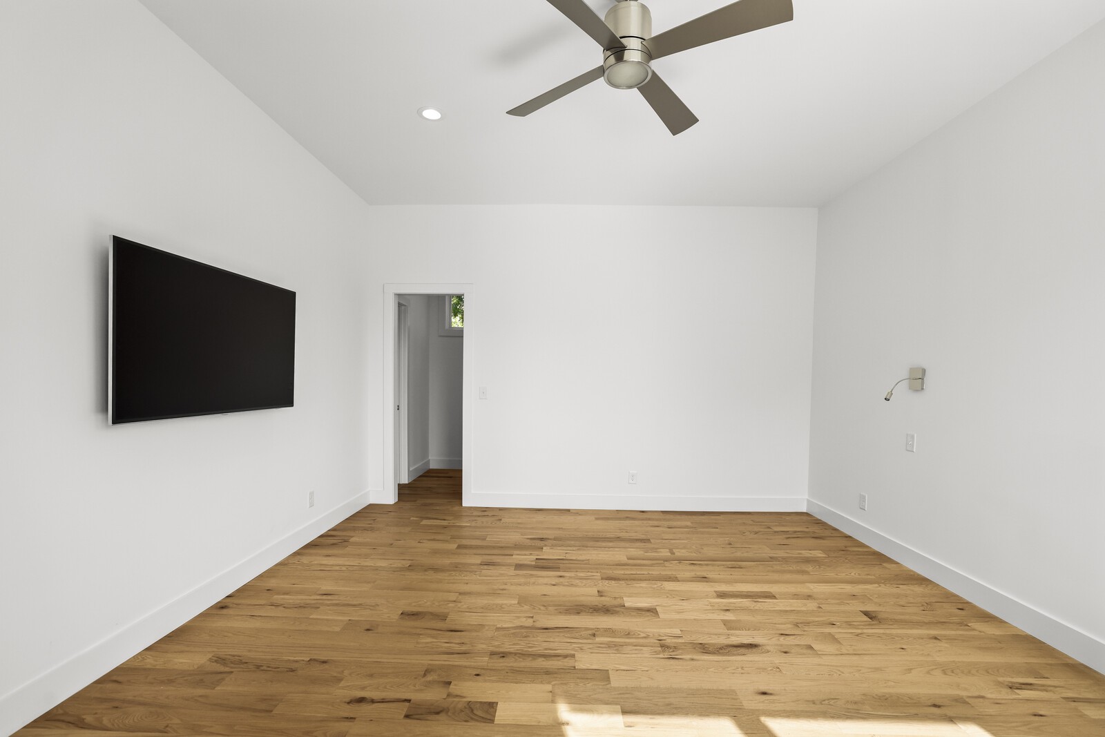 810 Clayton Ave