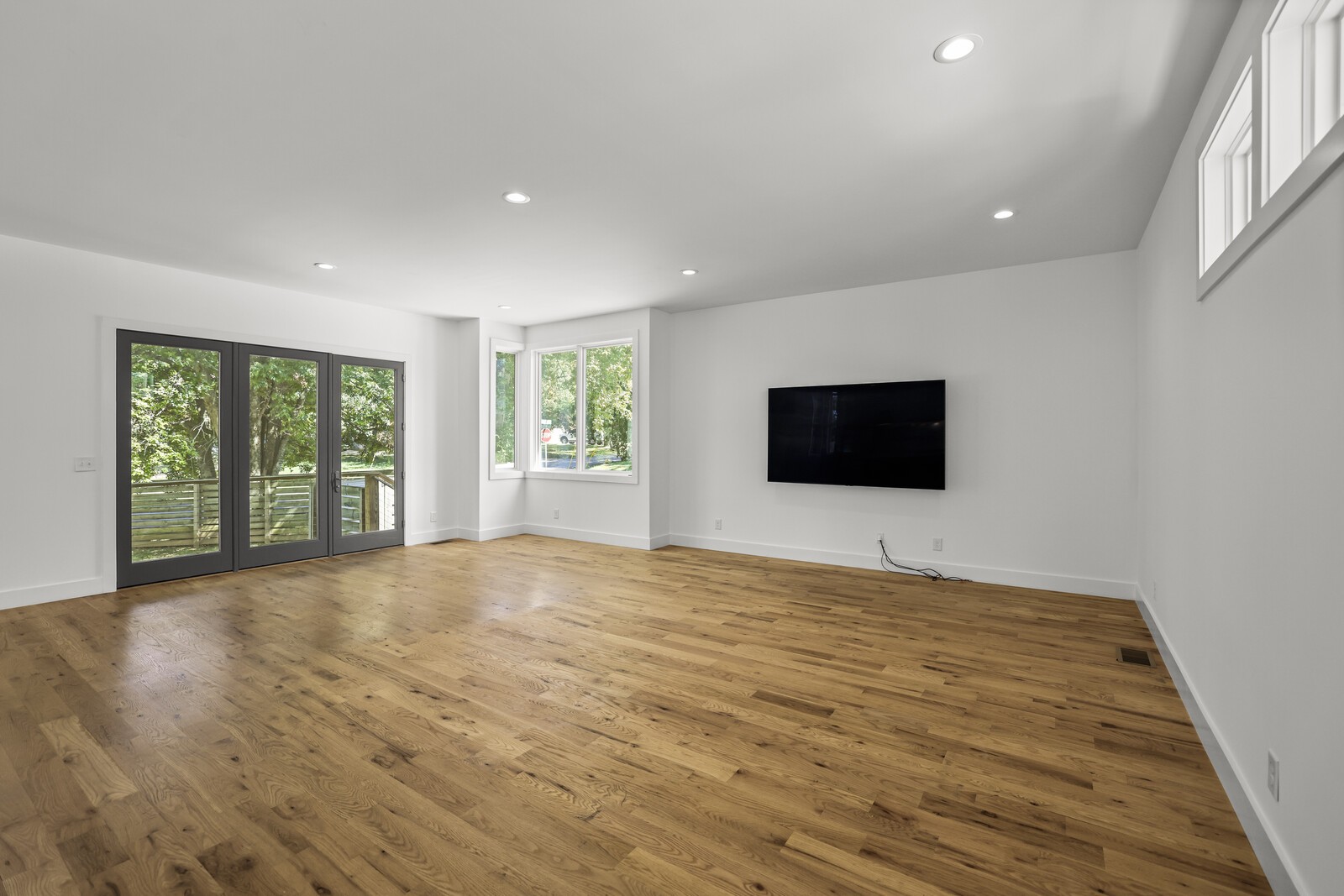 810 Clayton Ave