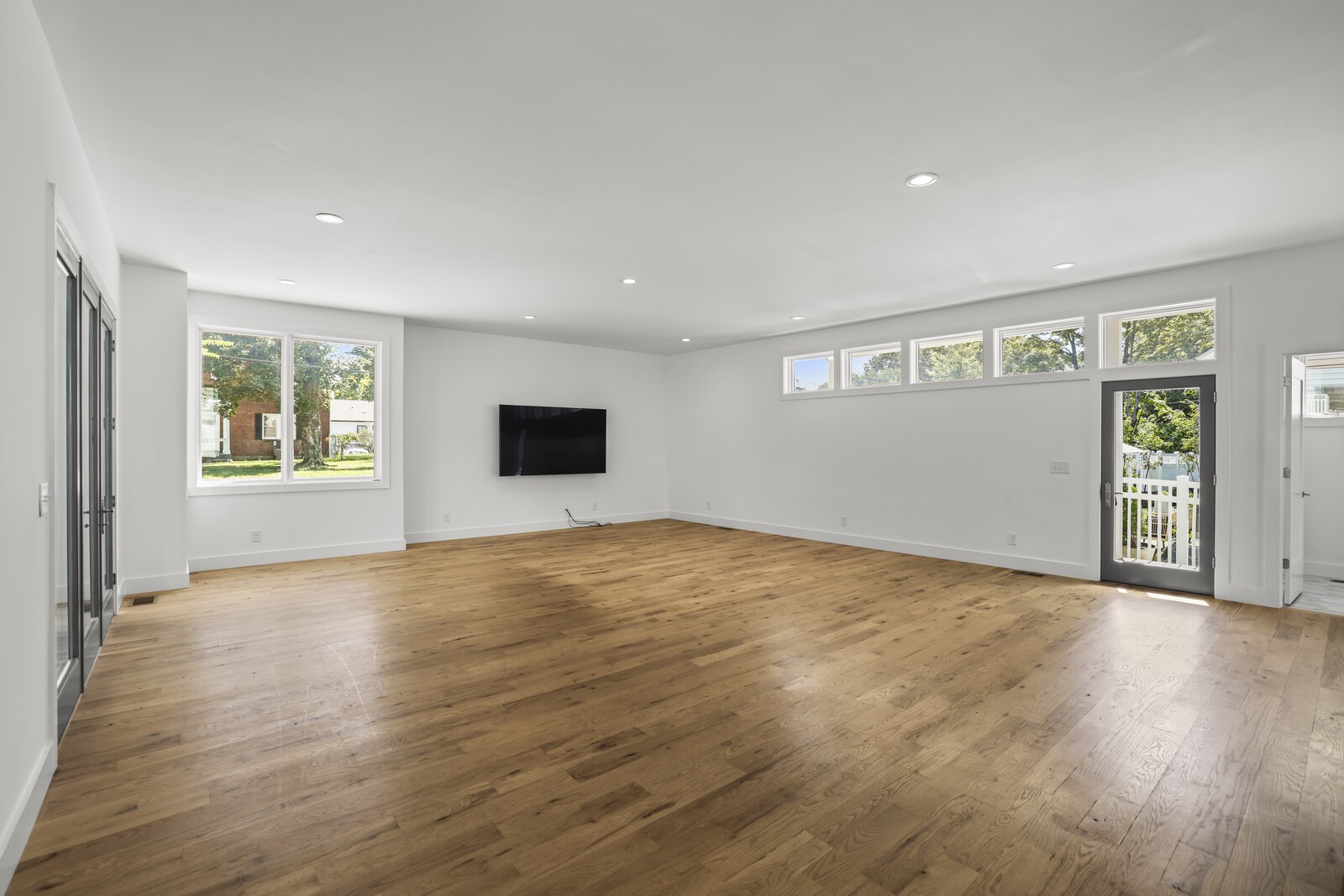 810 Clayton Ave