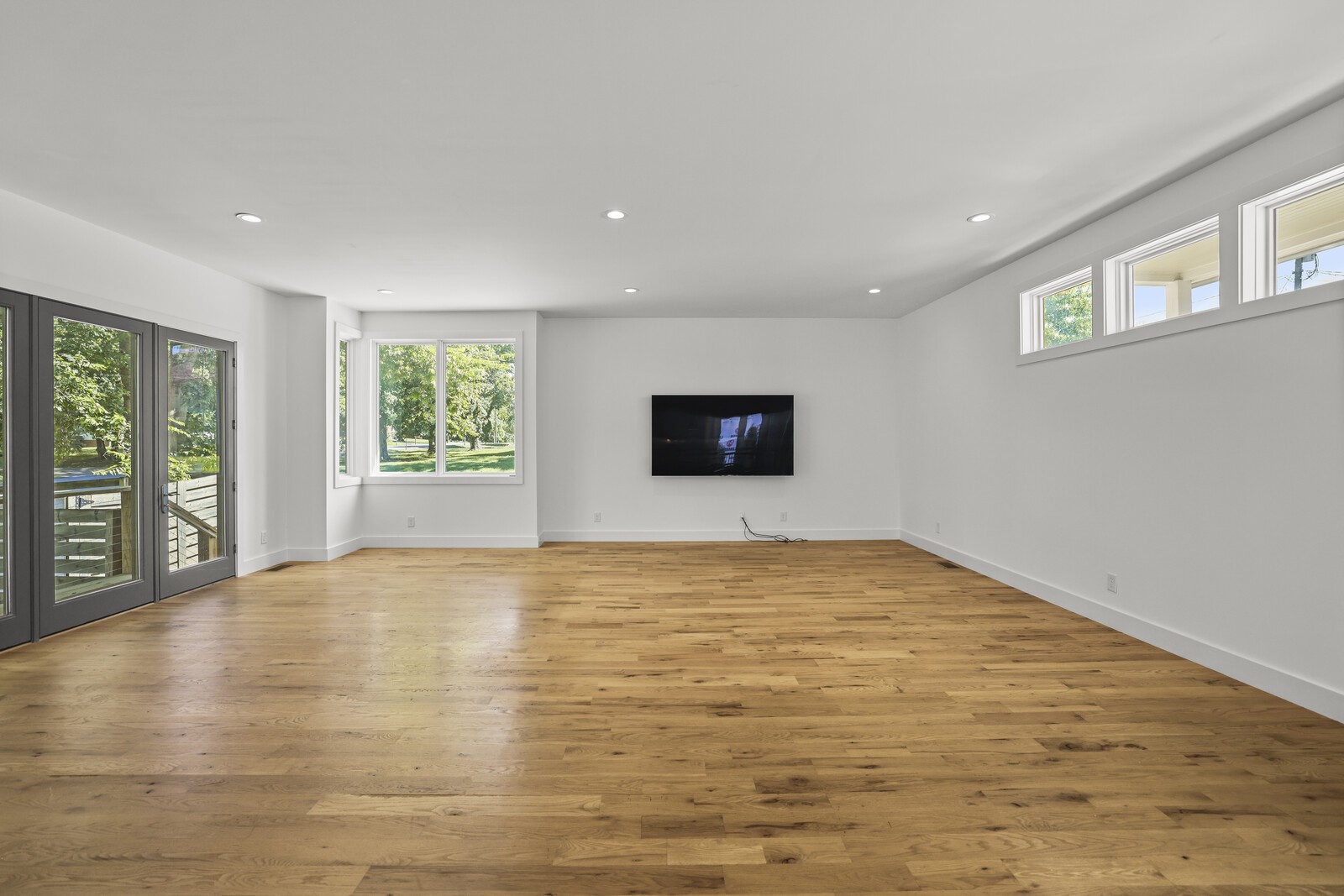 810 Clayton Ave