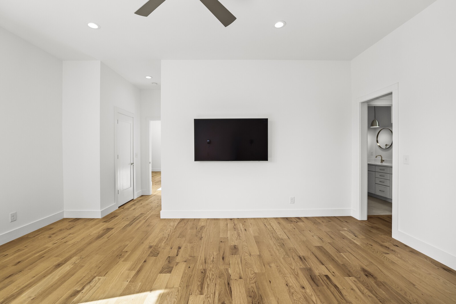 810 Clayton Ave
